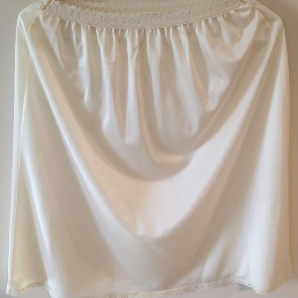 Women’s half lingerie slip